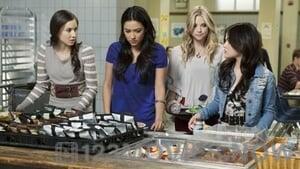 Pretty Little Liars Season 2 Episode 2